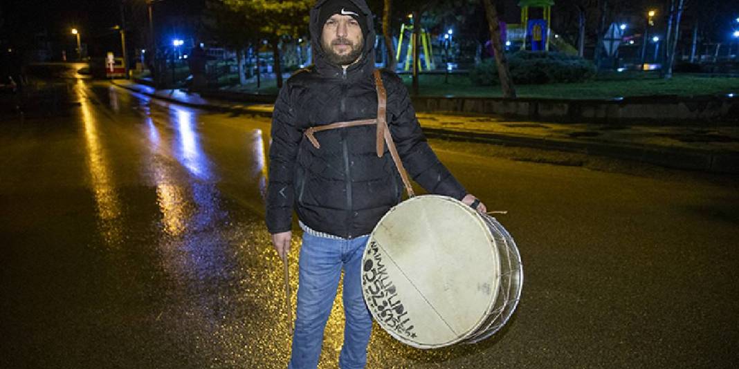 Geleneksel mesleği baba-oğul yaşatıyor: Dede mesleğiyle Ramazanı canlandırıyorlar 4